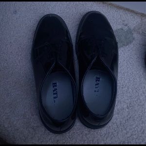 Dress shoes